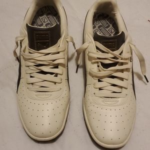Leather sneakers like new in very good condition